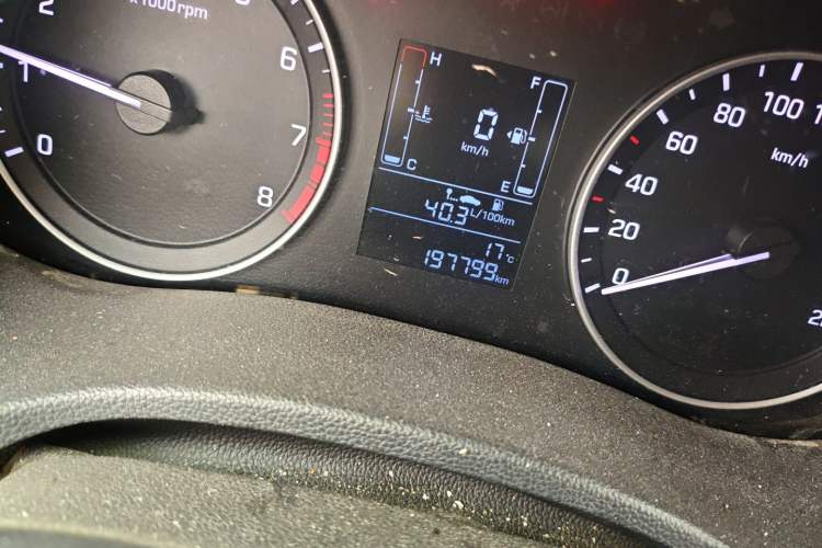 Used Hyundai ix25 2017 1.6L Manual Fashion Model Odometer Close Up