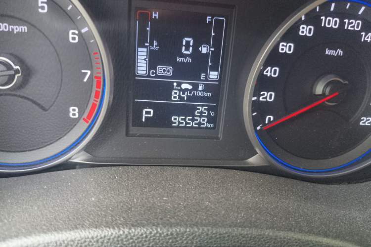 Used Hyundai ix25 2017 1.6L Automatic Smart Version Odometer Close Up