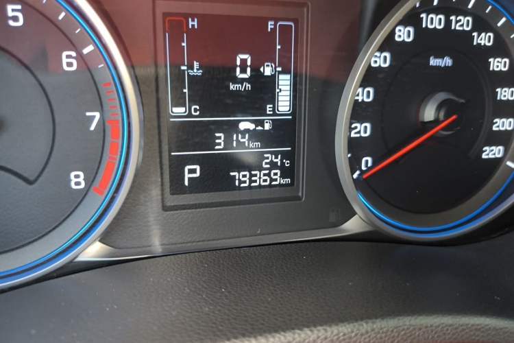 Used Hyundai ix25 2017 1.6L Automatic Smart Version Odometer Close Up