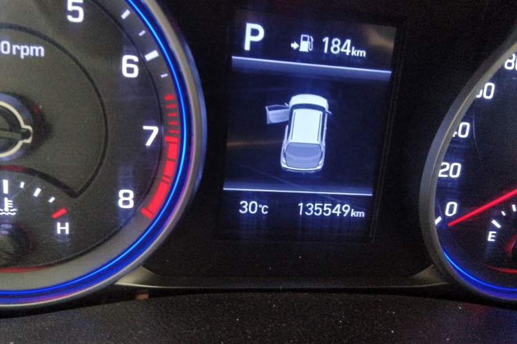 Used Hyundai ix25 2017 1.4T Automatic Smart Version Odometer Close Up