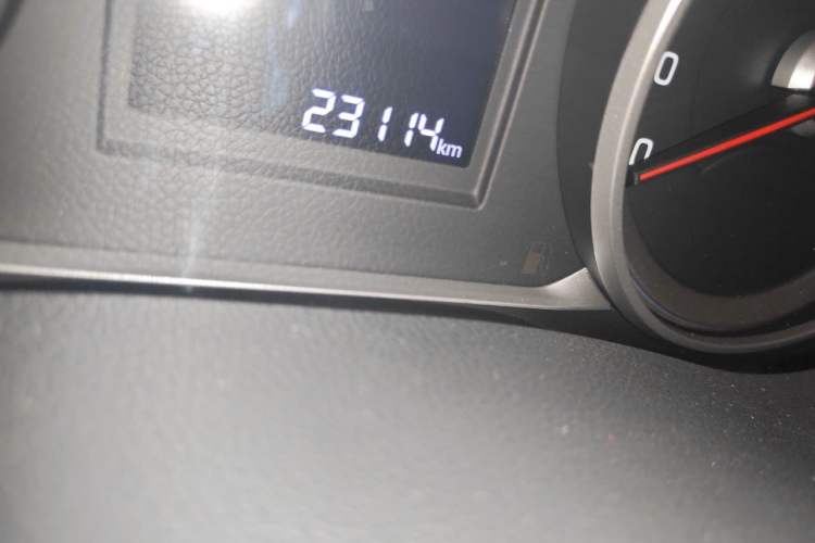 Used Hyundai ix25 2017 1.6L Automatic Smart Version Odometer Close Up