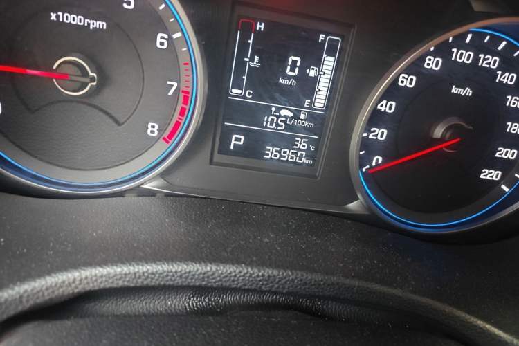 Used Hyundai ix25 2017 1.6L Automatic Smart Version Odometer Close Up