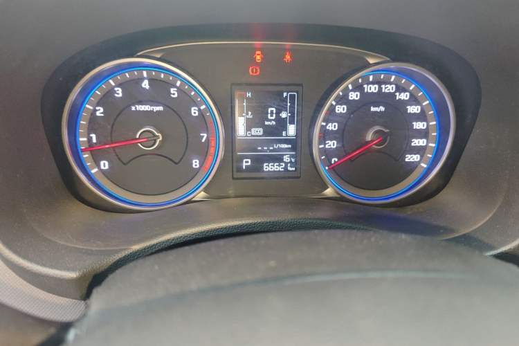Used Hyundai ix25 2017 1.6L Automatic Smart Version Odometer Close Up