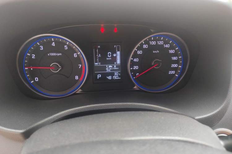 Used Hyundai ix25 2017 1.6L Automatic Smart Version Odometer Close Up