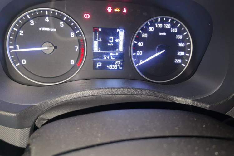 Used Hyundai ix25 2017 1.6L Automatic Smart Version Odometer Close Up