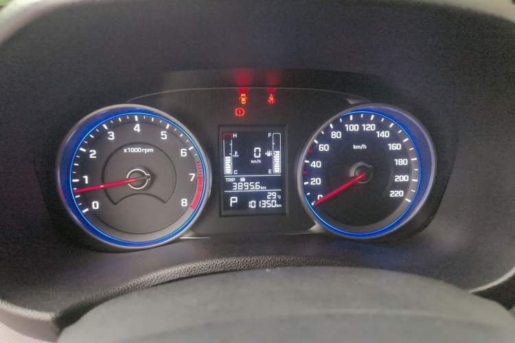 Used Hyundai ix25 2017 1.6L Automatic Smart Version Odometer Close Up