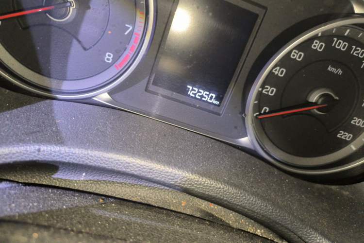 Used Hyundai ix25 2017 1.6L Automatic Smart Version Odometer Close Up