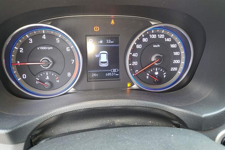 Used Hyundai ix25 2017 1.4T Automatic Smart Version Odometer Close Up