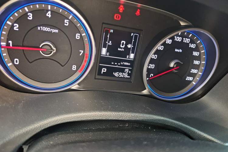 Used Hyundai ix25 2017 1.6L Automatic Smart Version Odometer Close Up