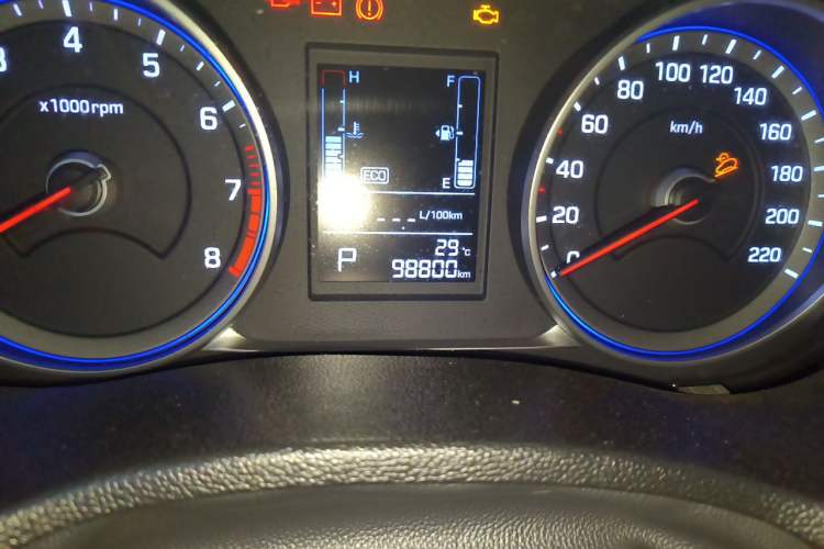 Used Hyundai ix25 2017 1.6L Automatic Smart Version Odometer Close Up