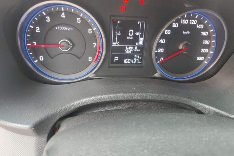 Used Hyundai ix25 2017 1.6L Automatic Smart Version Odometer Close Up
