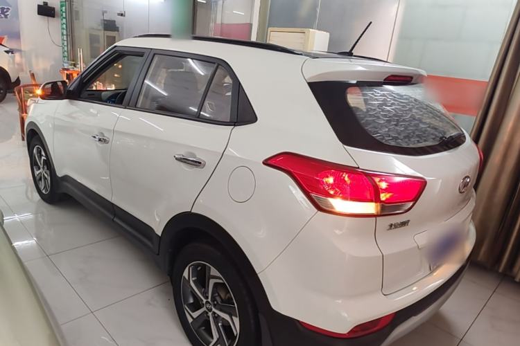 Used Hyundai ix25 2017 1.6L Automatic Smart Version Rear Left 45 Deg