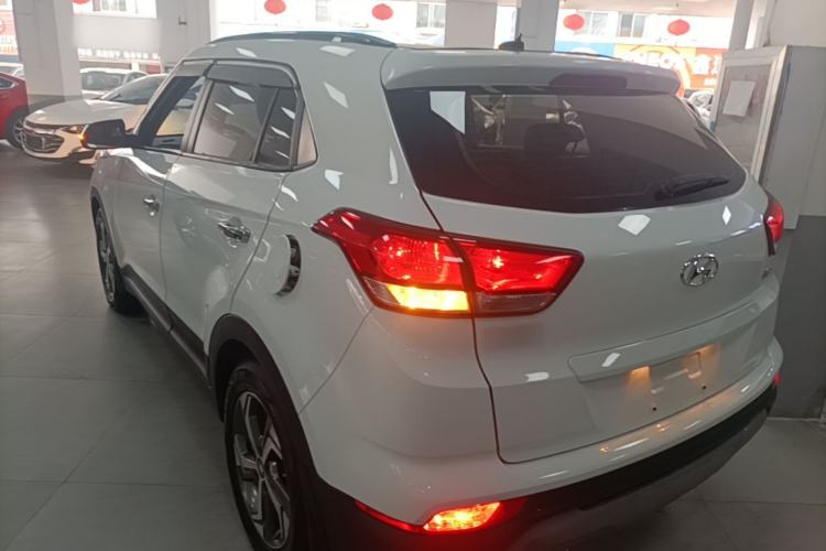 Used Hyundai ix25 2017 1.6L Automatic Smart Version Rear Left 45 Deg