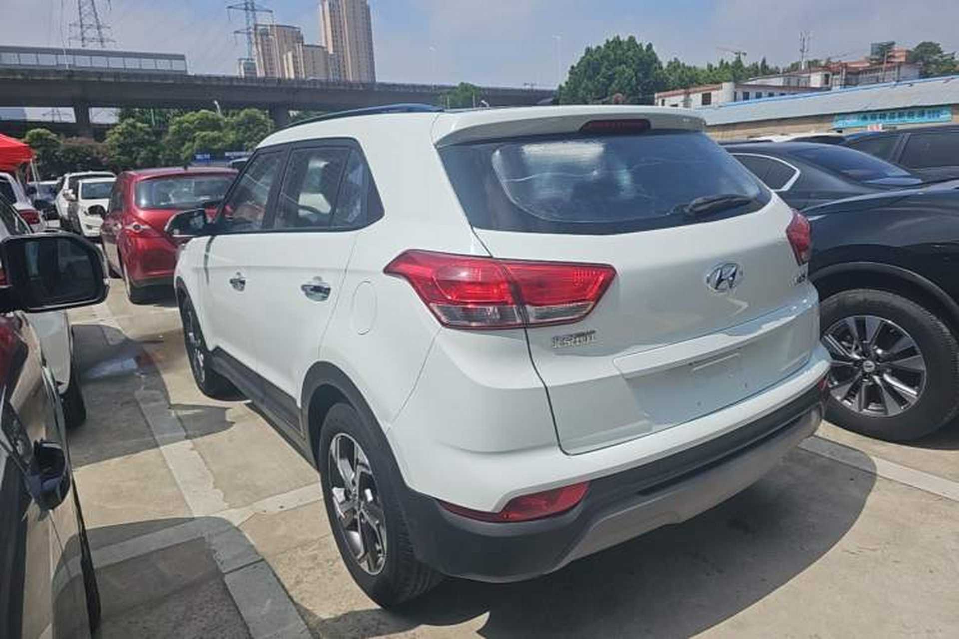 Used Hyundai ix25 2017 1.6L Automatic Smart Version Rear Left 45 Deg