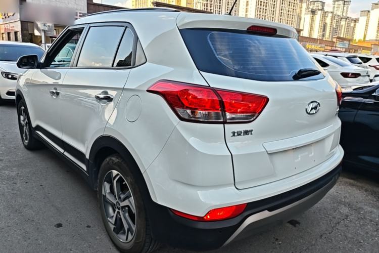 Used Hyundai ix25 2017 1.6L Automatic Smart Version Rear Left 45 Deg