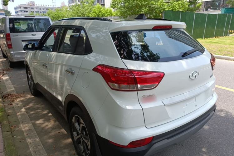 Used Hyundai ix25 2017 1.6L Automatic Smart Version Rear Left 45 Deg