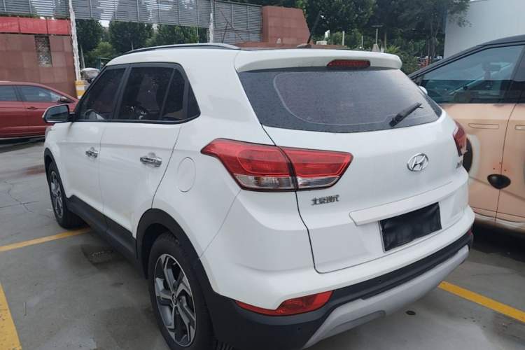 Used Hyundai ix25 2017 1.6L Automatic Smart Version Rear Left 45 Deg