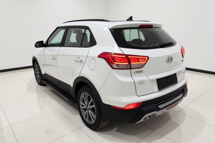 Used Hyundai ix25 2017 1.4T Automatic Smart Version Rear Left 45 Deg