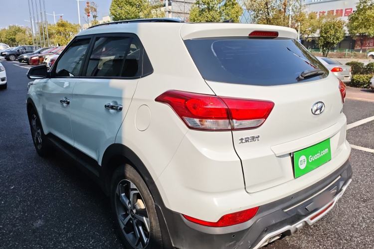 Used Hyundai ix25 2017 1.6L Automatic Smart Version Rear Left 45 Deg