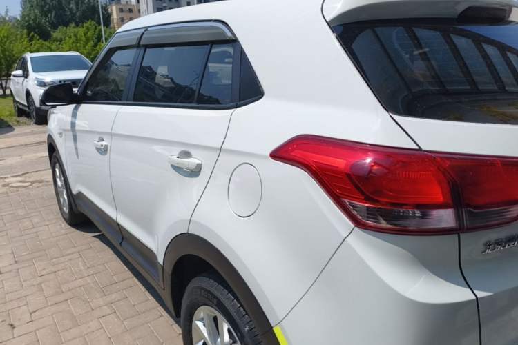 Used Hyundai ix25 2017 1.6L Manual Fashion Model Rear Left 45 Deg