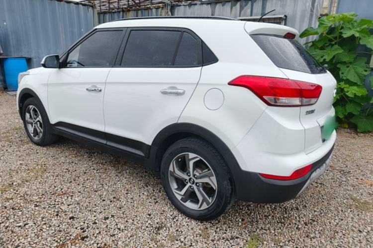 Used Hyundai ix25 2017 1.6L Automatic Smart Version Rear Left 45 Deg