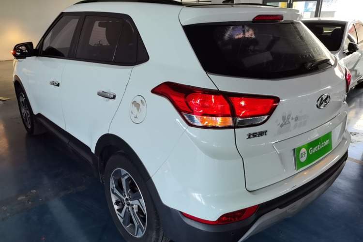 Used Hyundai ix25 2017 1.6L Automatic Smart Version Rear Left 45 Deg