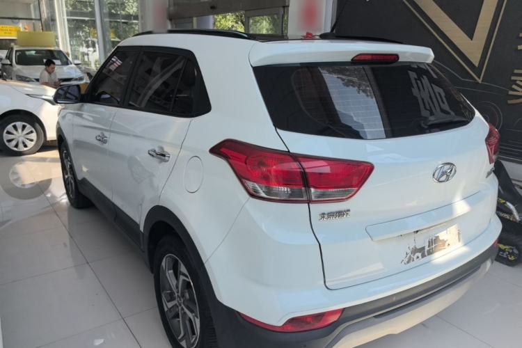 Used Hyundai ix25 2017 1.6L Automatic Smart Version Rear Left 45 Deg