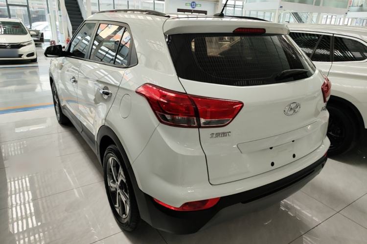 Used Hyundai ix25 2017 1.6L Automatic Smart Version Rear Left 45 Deg