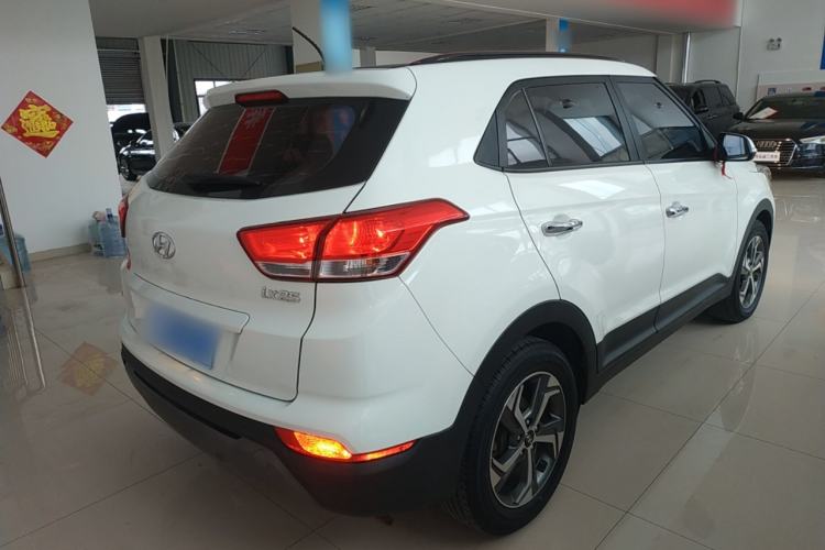 Used Hyundai ix25 2017 1.6L Automatic Smart Version Rear Right 45 Deg