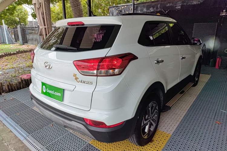 Used Hyundai ix25 2017 1.6L Automatic Smart Version Rear Right 45 Deg