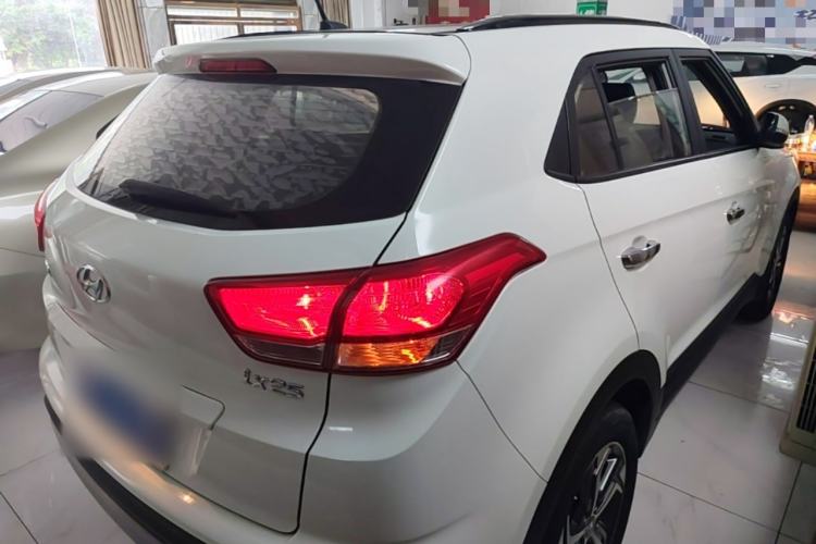 Used Hyundai ix25 2017 1.6L Automatic Smart Version Rear Right 45 Deg