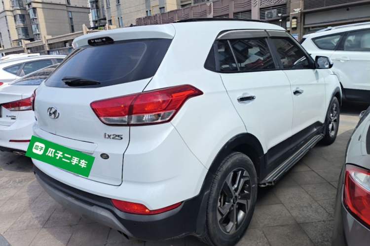 Used Hyundai ix25 2017 1.6L Automatic Smart Version Rear Right 45 Deg