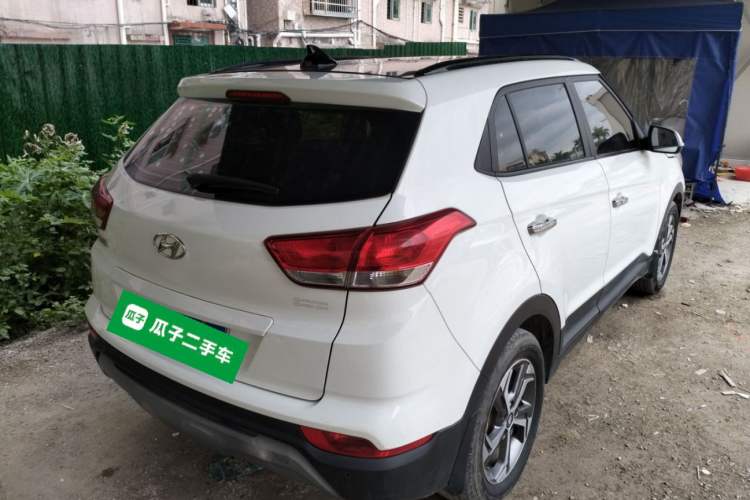 Used Hyundai ix25 2017 1.6L Automatic Smart Version Rear Right 45 Deg