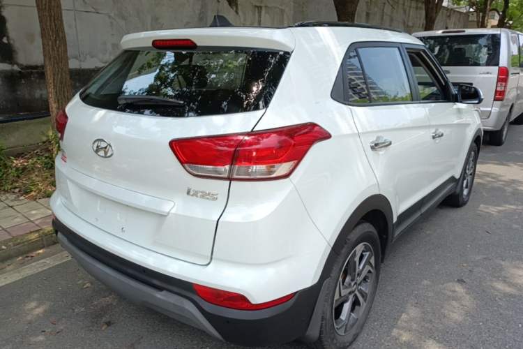 Used Hyundai ix25 2017 1.6L Automatic Smart Version Rear Right 45 Deg