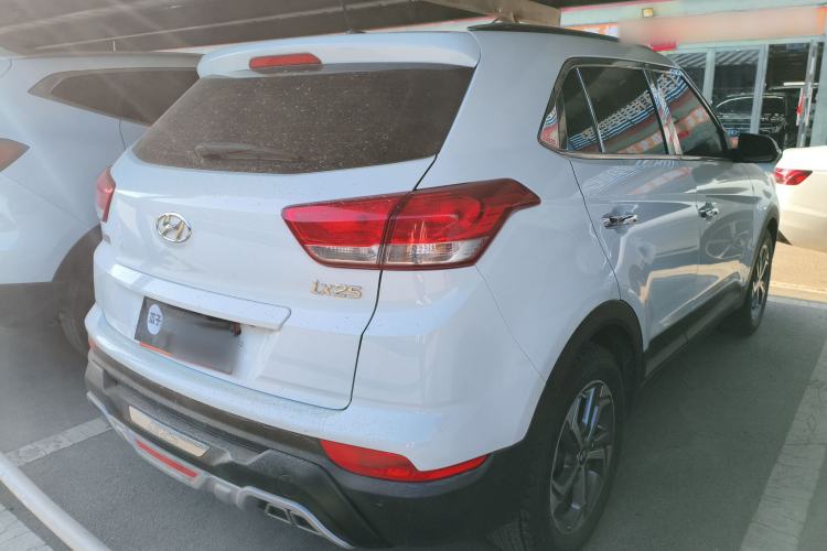 Used Hyundai ix25 2017 1.6L Automatic Smart Version Rear Right 45 Deg