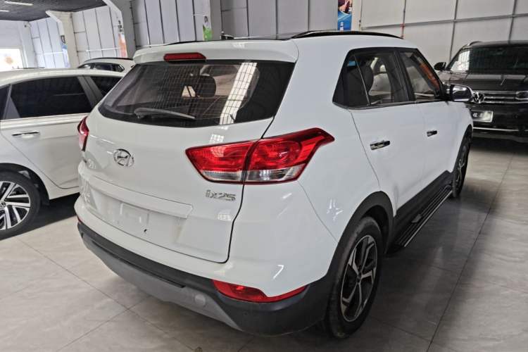 Used Hyundai ix25 2017 1.6L Automatic Smart Version Rear Right 45 Deg