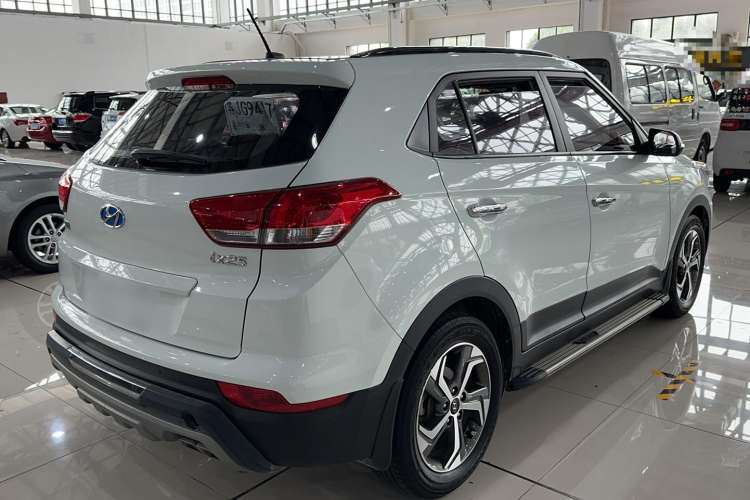 Used Hyundai ix25 2017 1.6L Automatic Smart Version Rear Right 45 Deg