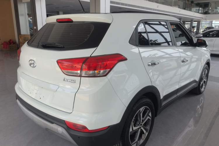 Used Hyundai ix25 2017 1.6L Automatic Smart Version Rear Right 45 Deg
