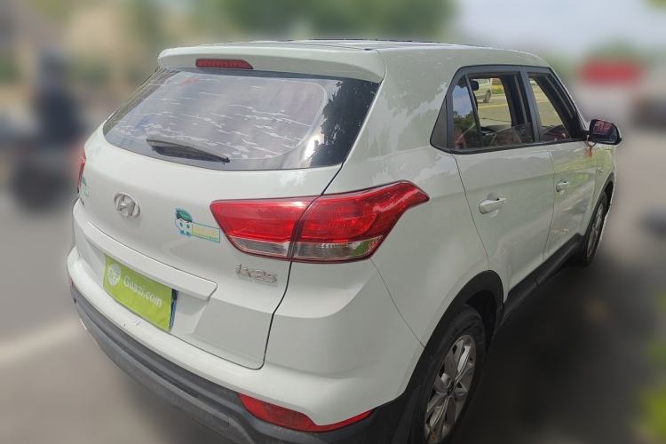 Used Hyundai ix25 2017 1.6L Manual Fashion Model Rear Right 45 Deg