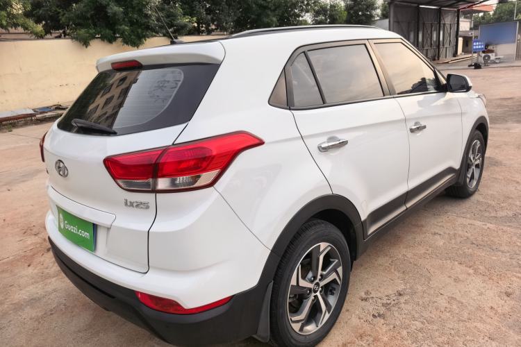 Used Hyundai ix25 2017 1.6L Automatic Smart Version Rear Right 45 Deg