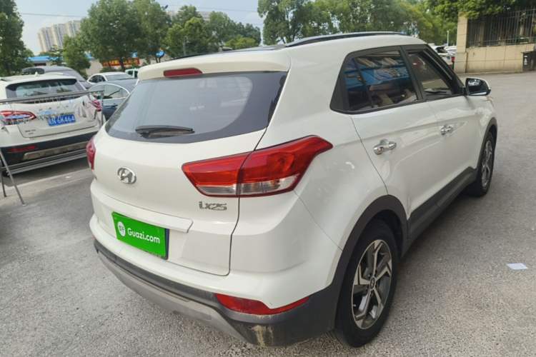 Used Hyundai ix25 2017 1.6L Automatic Smart Version Rear Right 45 Deg