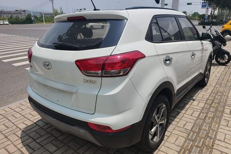 Used Hyundai ix25 2017 1.6L Automatic Smart Version Rear Right 45 Deg