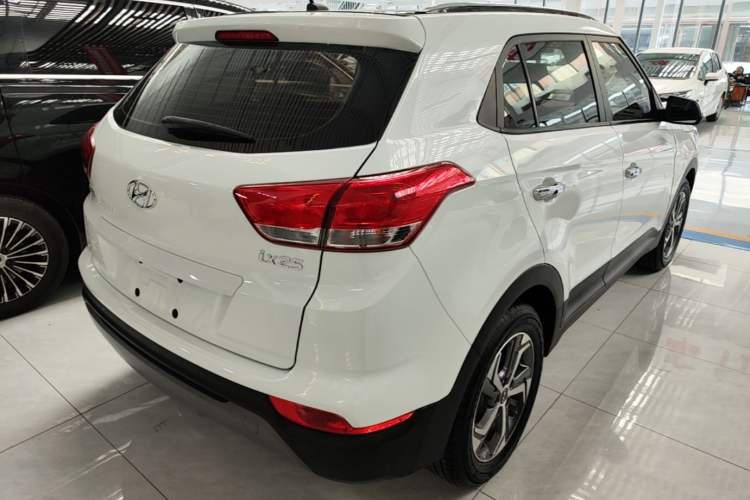 Used Hyundai ix25 2017 1.6L Automatic Smart Version Rear Right 45 Deg
