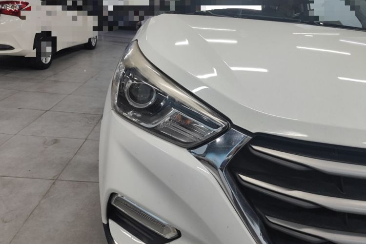 Used Hyundai ix25 2017 1.6L Automatic Smart Version Right Front Headlight