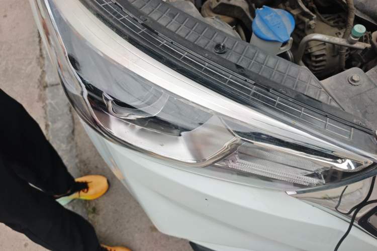 Used Hyundai ix25 2017 1.6L Automatic Smart Version Right Front Headlight