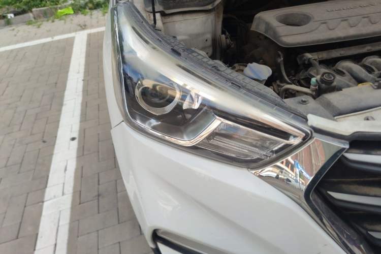 Used Hyundai ix25 2017 1.6L Automatic Smart Version Right Front Headlight