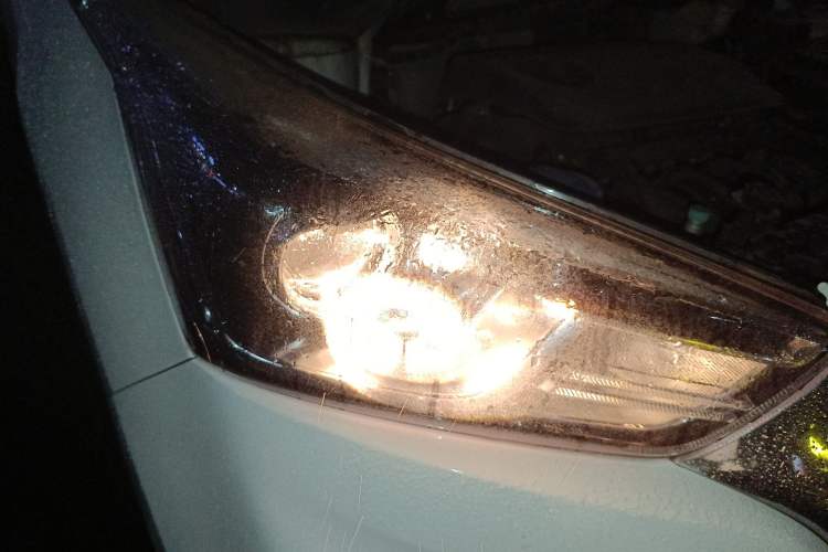 Used Hyundai ix25 2017 1.6L Automatic Smart Version Right Front Headlight