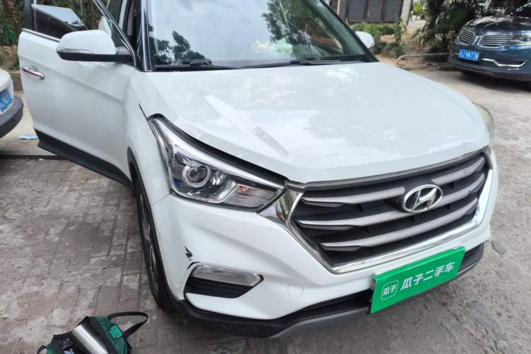 Used Hyundai ix25 2017 1.6L Automatic Smart Version Right Front Headlight