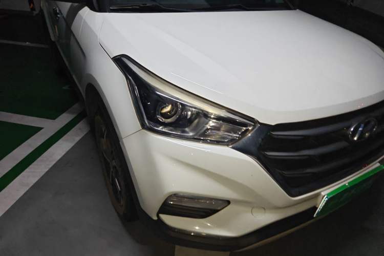 Used Hyundai ix25 2017 1.6L Automatic Smart Version Right Front Headlight
