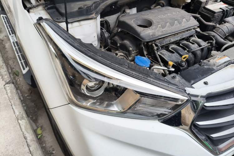 Used Hyundai ix25 2017 1.6L Automatic Smart Version Right Front Headlight